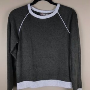 ⭐️ Pink Rose Two Tone Sweater small Olive Green